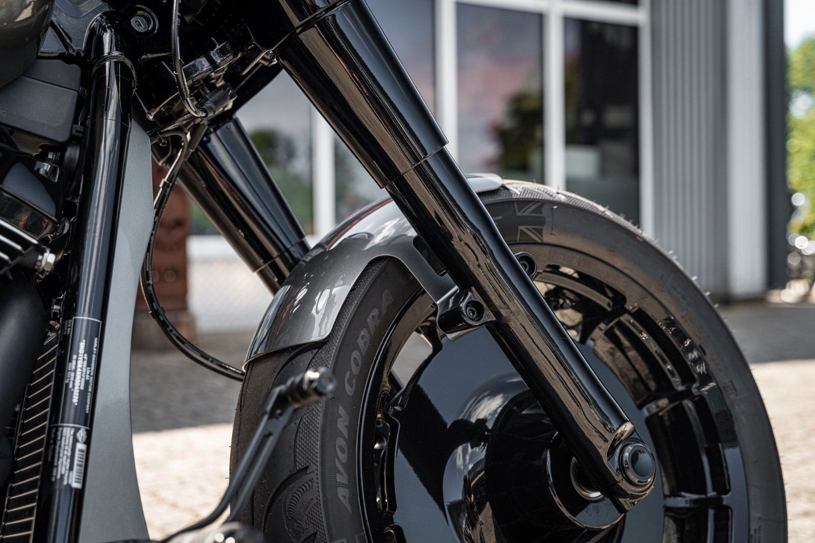 Fahrzeugabbildung Harley-Davidson DARK FAT BOY FLFBS 114 MY24 - ÖHLINS PORSCHE J&H