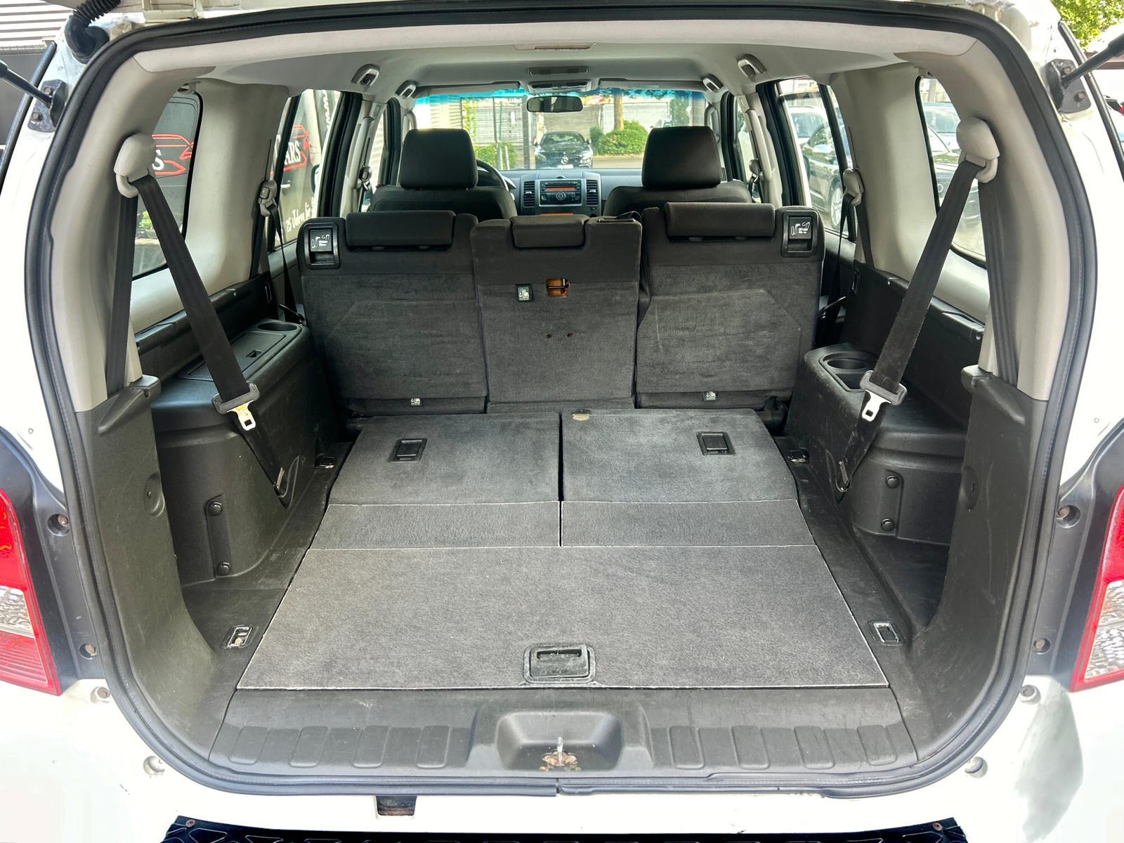 Nissan Pathfinder XE Plus 2.5 dCi 171 ch BVM 4x4 / 7 places / Attelage 3 t / Sièges chauffants / Climatisation auto