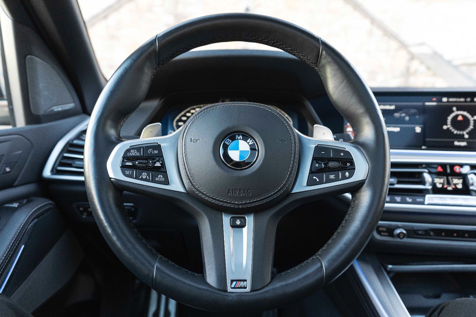 Fahrzeugabbildung BMW X5 xDrive40i M-SPORT HUD H&K 360° LASER ACC TOTW