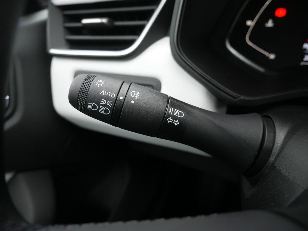 Fahrzeugabbildung Renault Clio Techno TCe 140 PDC SHZ KAMERA NAVI LED