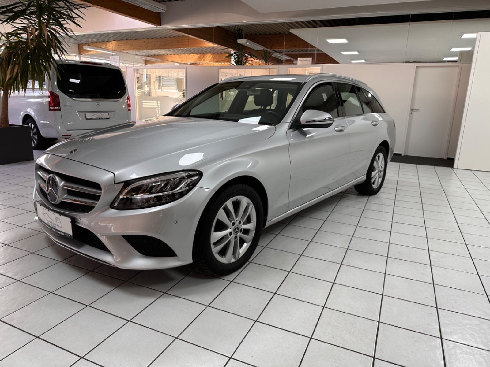 Fahrzeugabbildung Mercedes-Benz C 220 C -Klasse T-Modell Avantgarde
