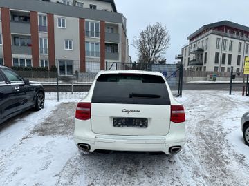 Porsche Cayenne - 5
