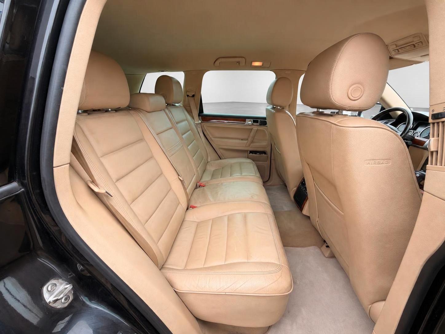 Volkswagen Touareg 2004 — photo 11