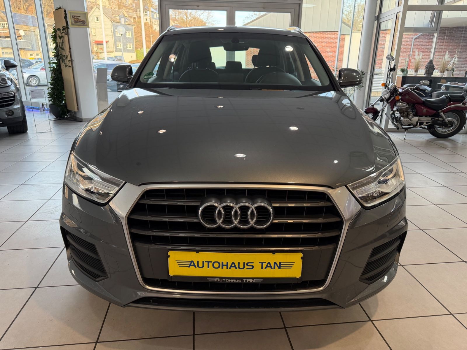 Fahrzeugabbildung Audi Q3 sport