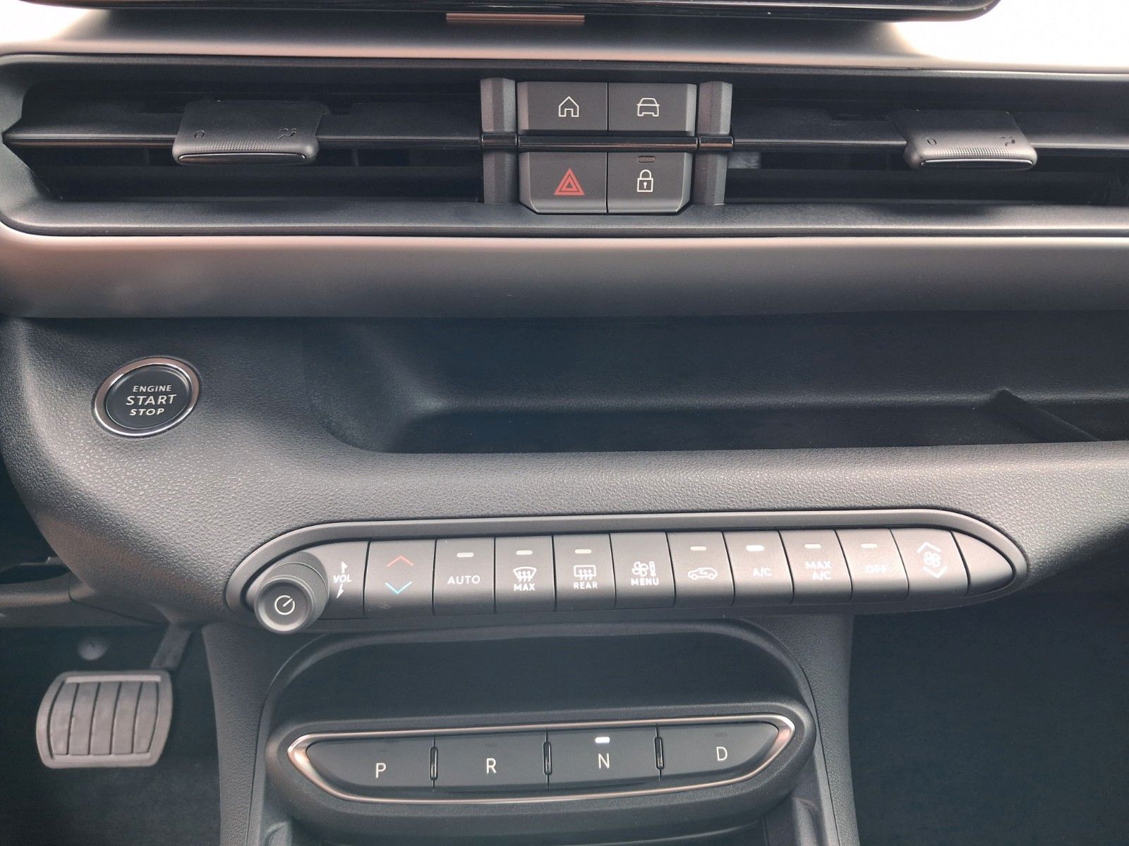 Fahrzeugabbildung Jeep Avenger Altitude Mild-Hybrid Black Edition