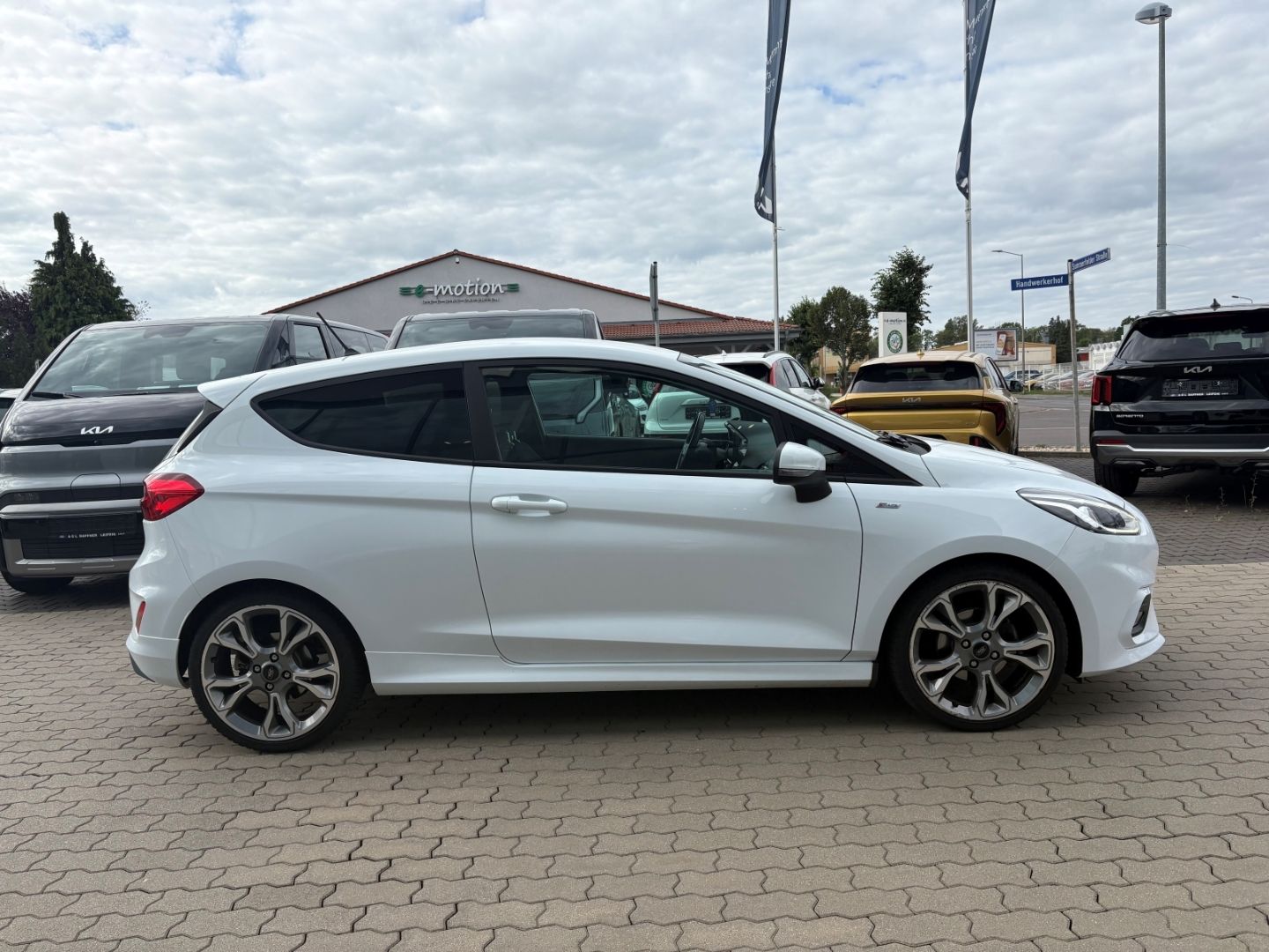 Fahrzeugabbildung Ford Fiesta ST-Line Sitzheizung Lenkradheizung DAB