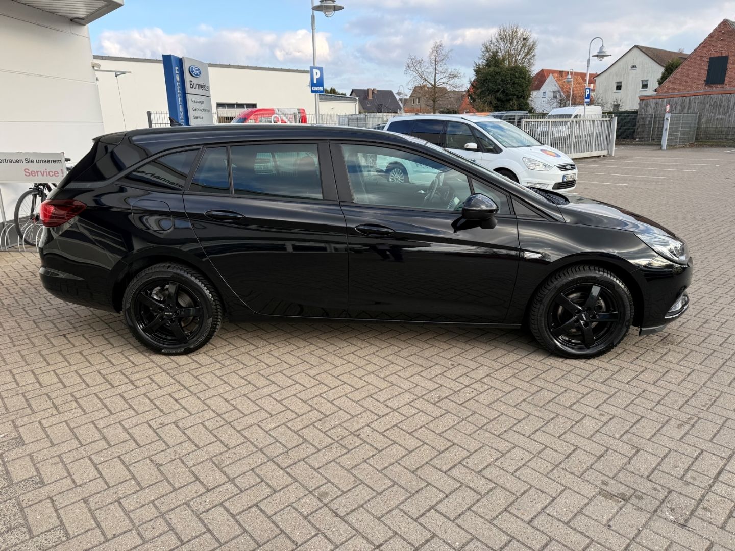 Fahrzeugabbildung Opel Astra K Sports Tourer Edition Start Stop LED App
