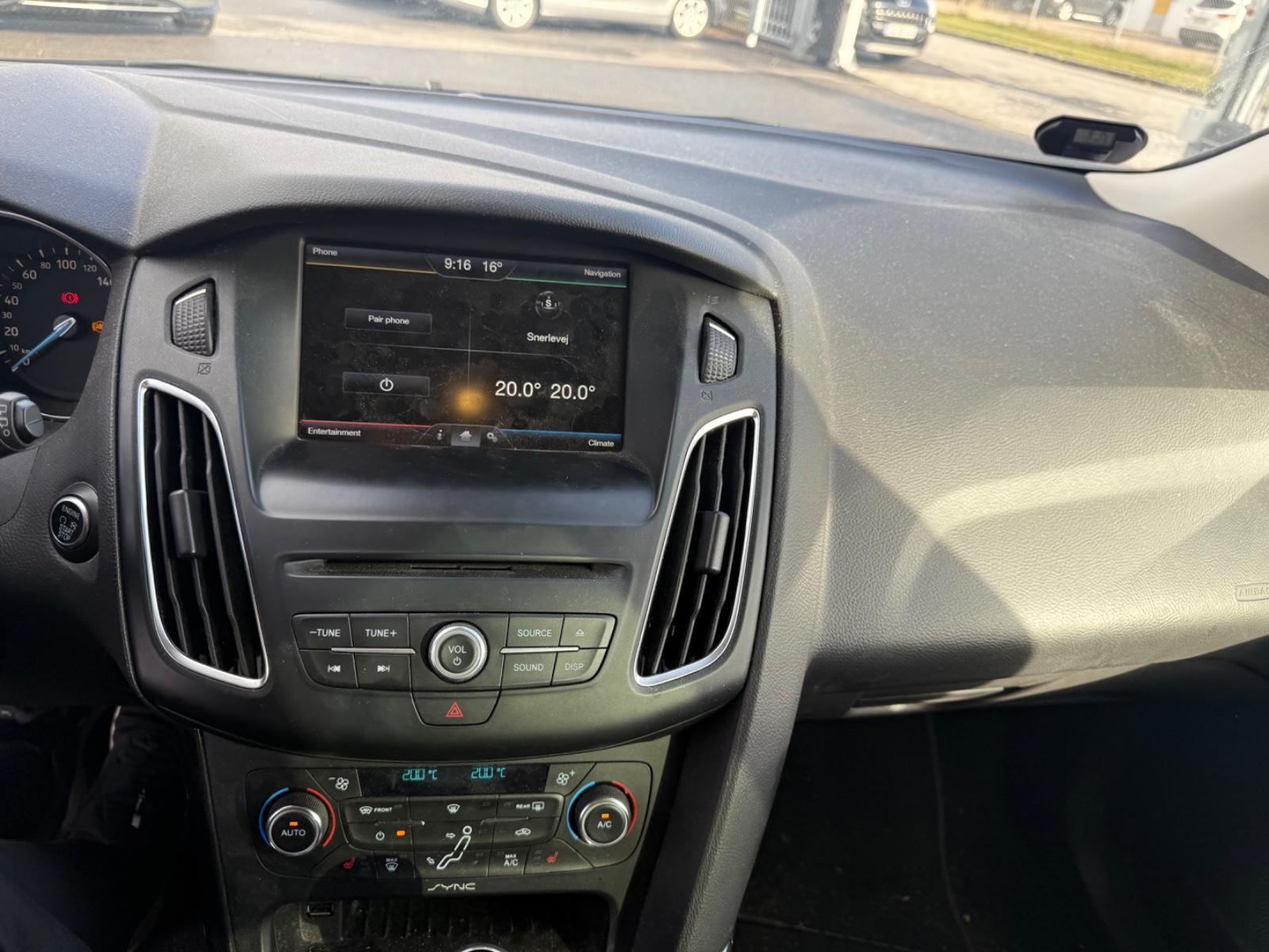 Ford Focus 2014 — photo 13