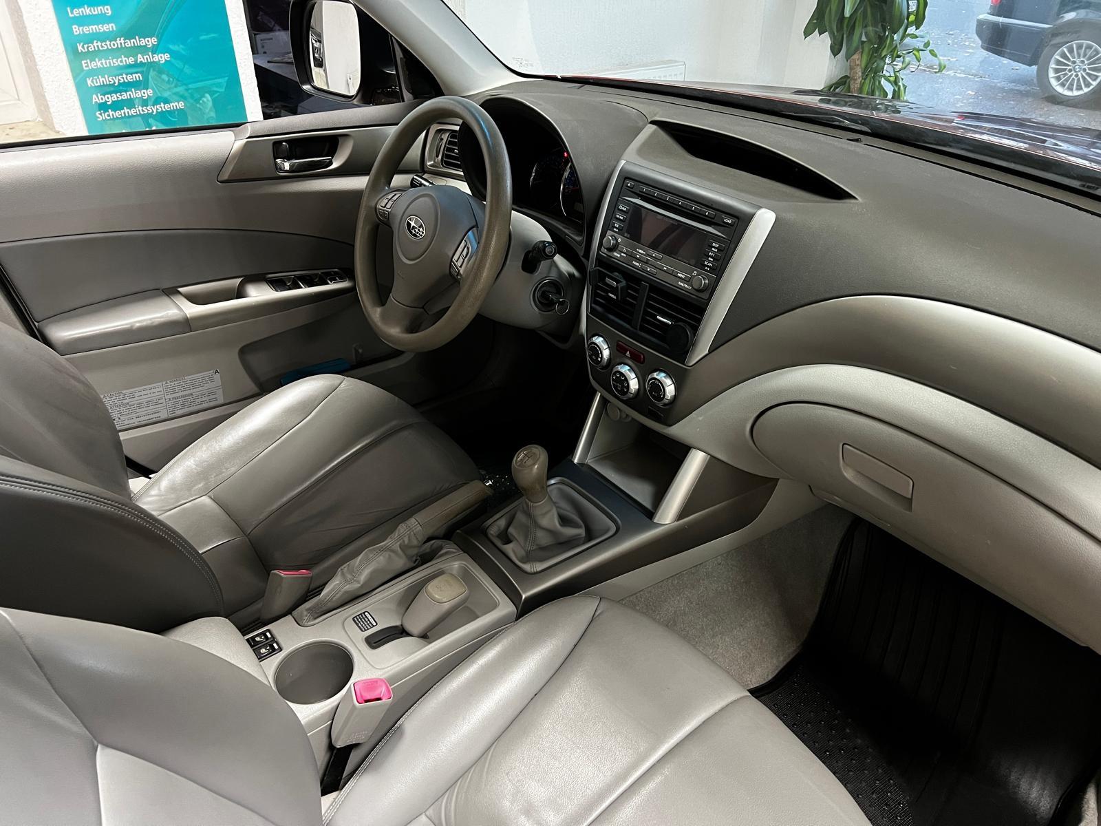 SUBARU FORESTER - 2.0 EXCLUSIVE - SELLERIE CUIR - 150 CV -  4X4 - BVM |