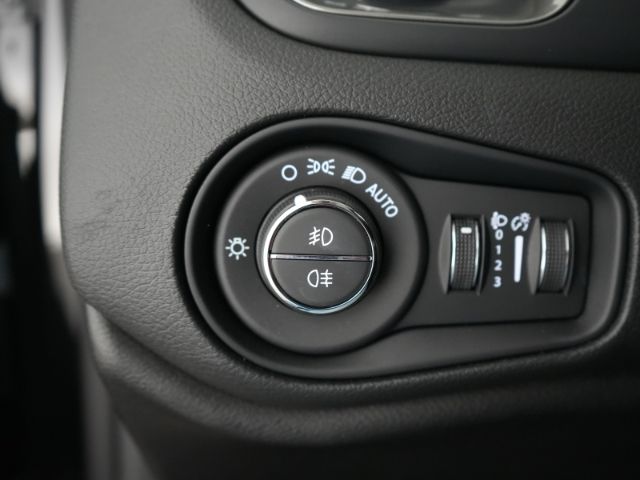 Renegade LIMITED MHEV DCT+NAVI+RÜCKFAHRKAMERA+PA