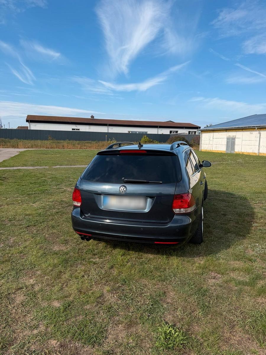 Volkswagen Golf 2010 — двигун 122 HP (90kW)