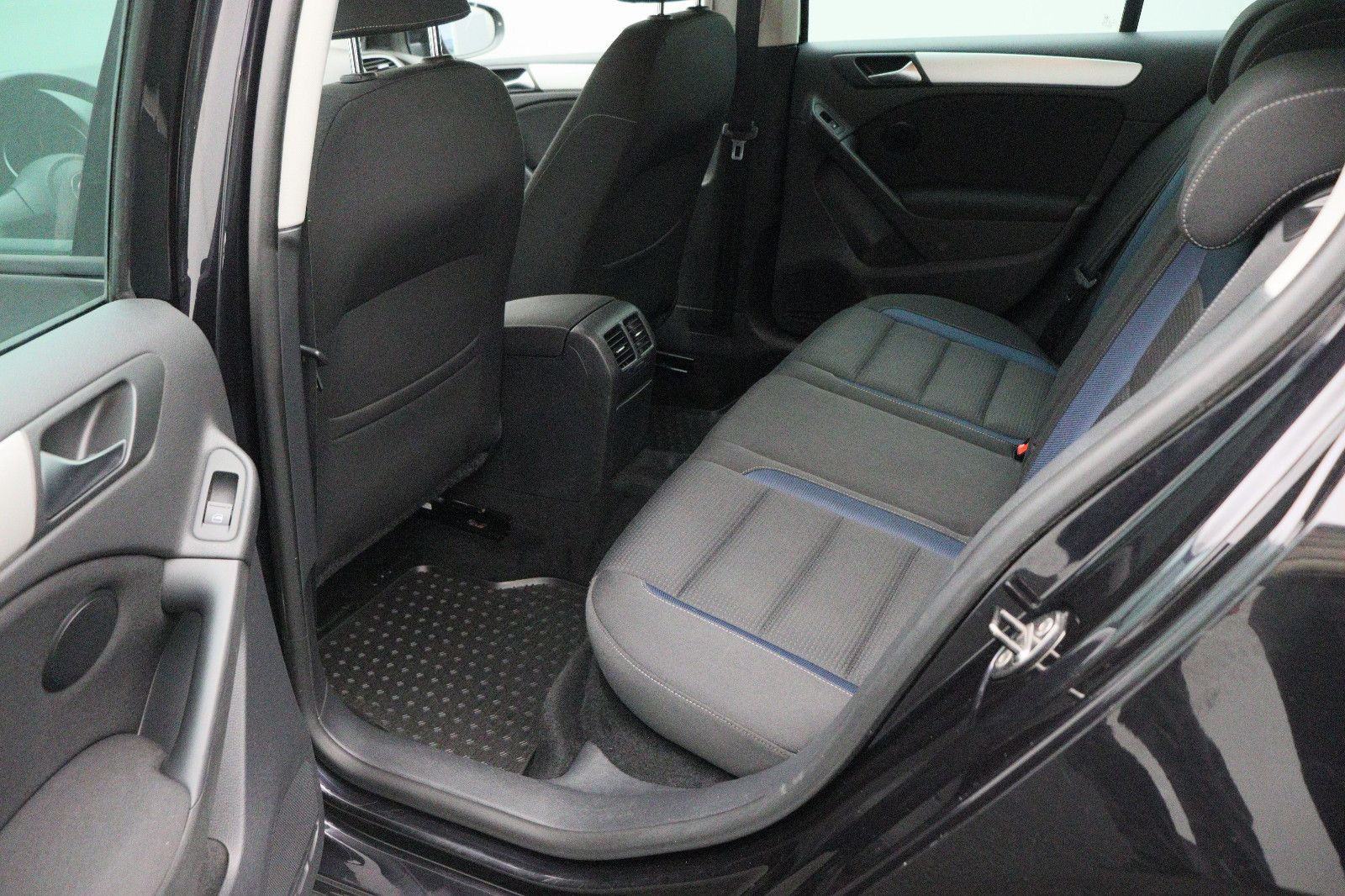 Fahrzeugabbildung Volkswagen Golf VI 1.2 Team