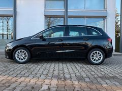 MERCEDES-BENZ B 180/ LENKRADHEIZUNG/ LED/ NAVI/ SPURASSISTENT MERCEDES-BENZ B 180/ LENKRADHEIZUNG/ LED/ NAVI/ SPURASSISTENT