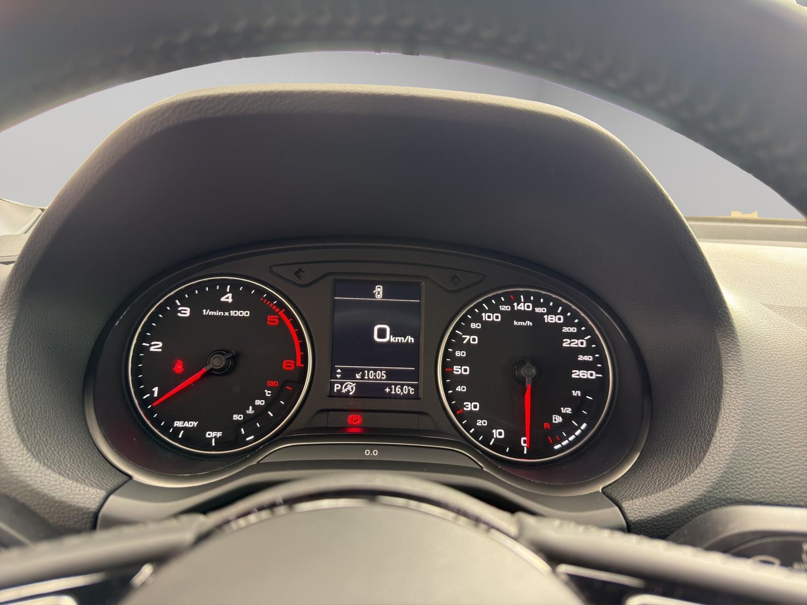 Audi Q2 30 TDI sport LED AHK Shz