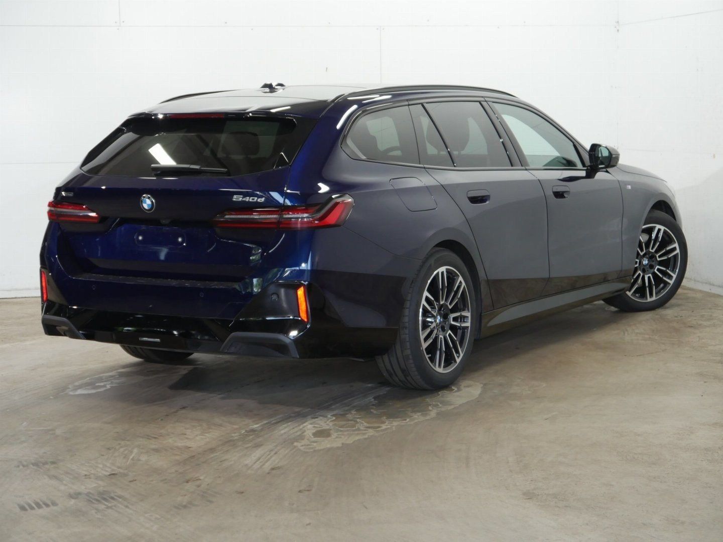 Fahrzeugabbildung BMW 540d xDrive Touring M Sportpaket AHK