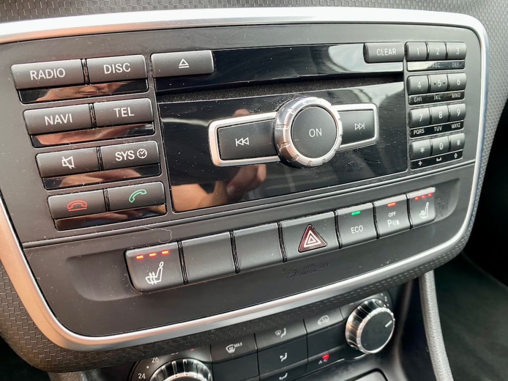 Fahrzeugabbildung Mercedes-Benz A 200 Urban KLIMA SHZ KAMERA PDC AHK ALLWETTER