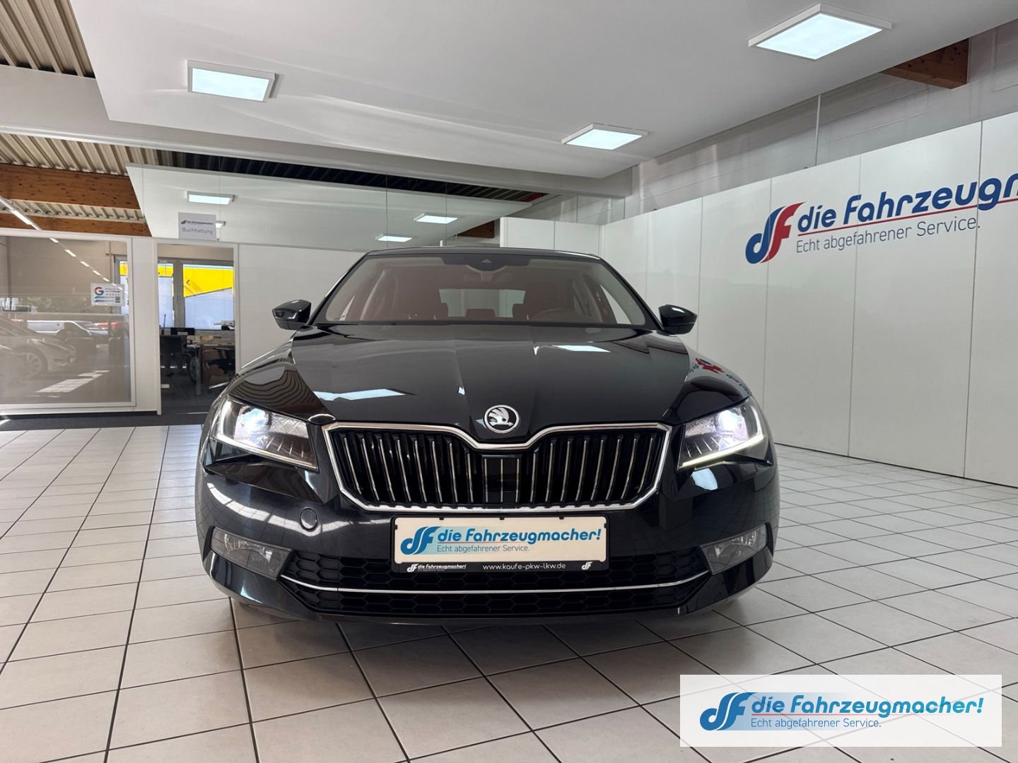 Fahrzeugabbildung SKODA Superb Style 2.0 TDI Navi *HAGELSCHADEN *EXPORT