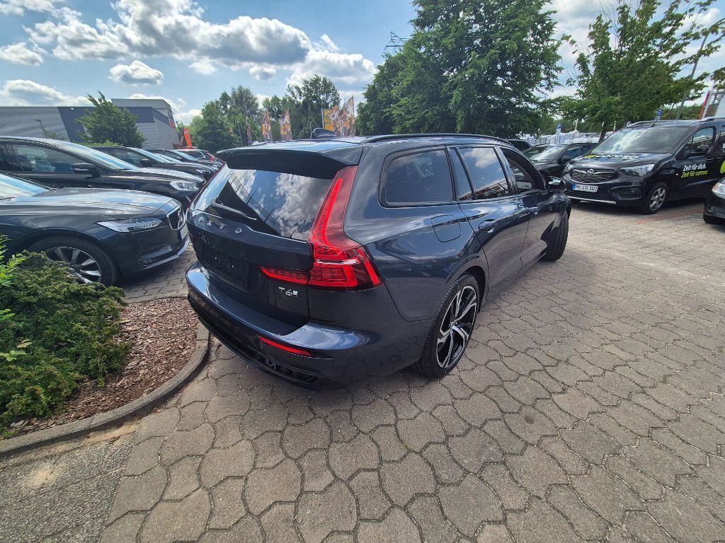 Fahrzeugabbildung Volvo V60 T6 AWD Plus Dark+Lagom-Pak+Licht-Pak+SOFORT