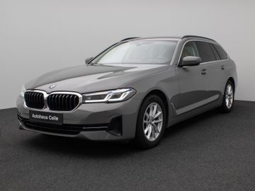 Fahrzeugabbildung BMW 520d Kamera HUD DAB Lenkrhzg Massage AHK Alarm