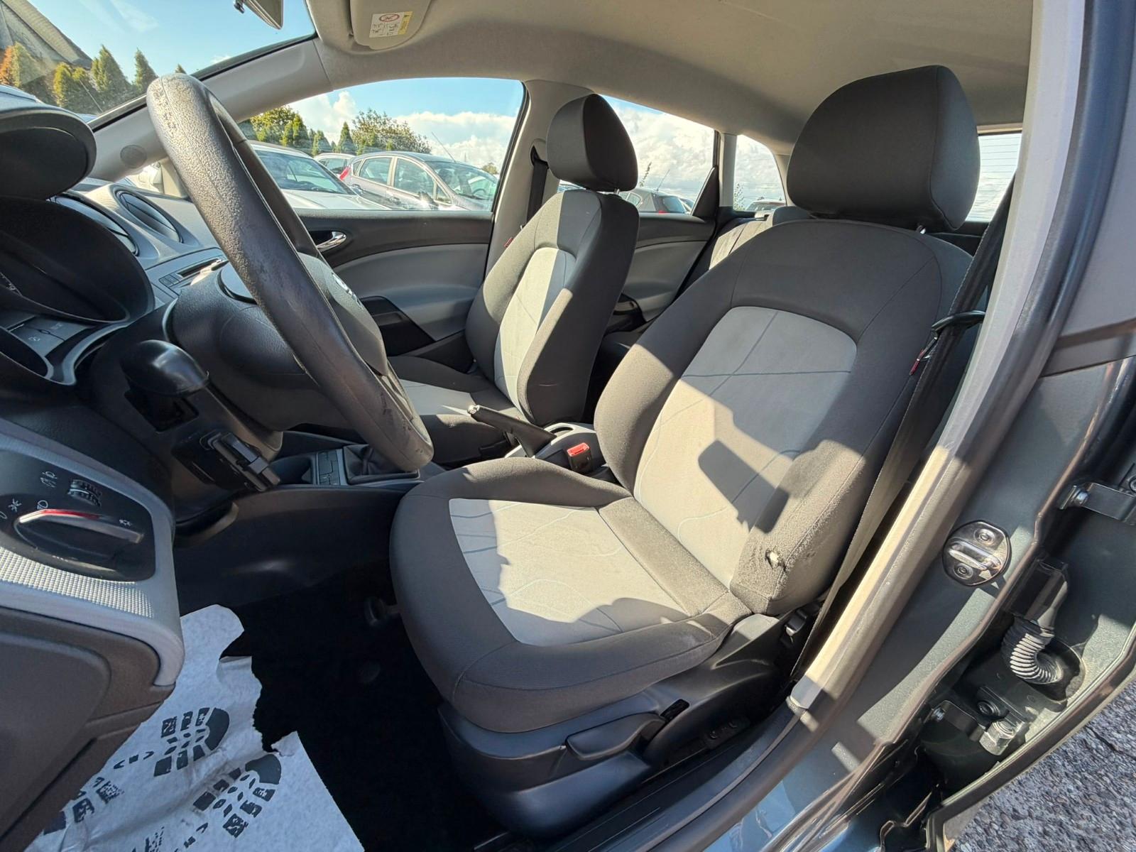 Seat Ibiza 2015 — photo 14