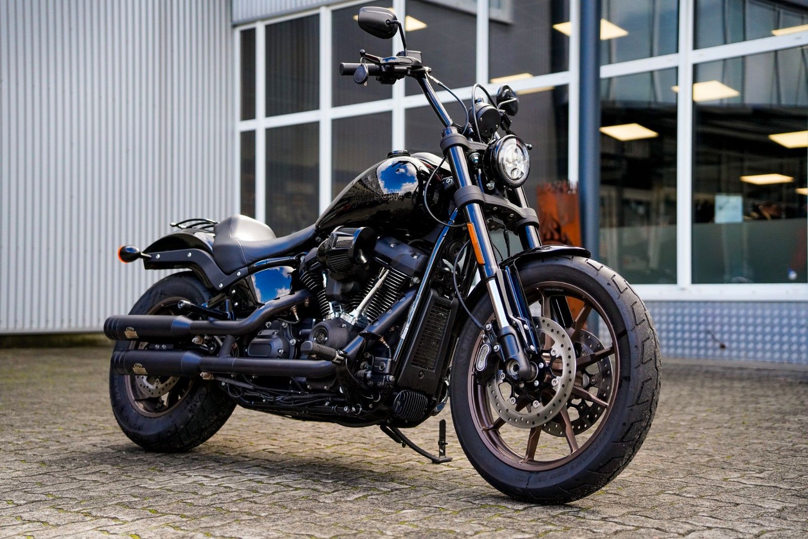 Fahrzeugabbildung Harley-Davidson FXLRS LOW RIDER S 117 CUI - JEKILL&HYDE -
