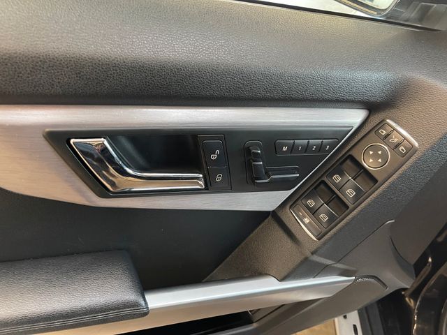 MYAUTOCENTER – Gebraucht- und Jahreswagen mit Werkstattservice in Pfaffenhofen Mercedes-Benz GLK 350 4Matic *Sport-Paket*Xenon*Navi*Klima*