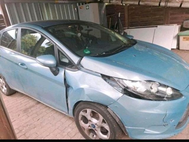 Ford fiesta mk7 Unfall  Airbag ist öffnen