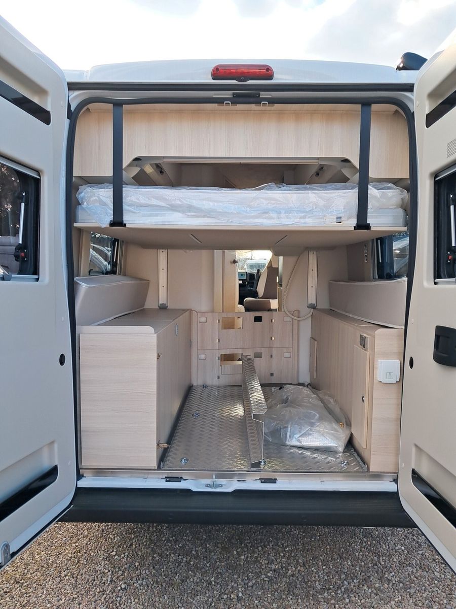 Fahrzeugabbildung Eura Mobil Van V 635 HB Fahrassistenz- & Mondial Plus Paket