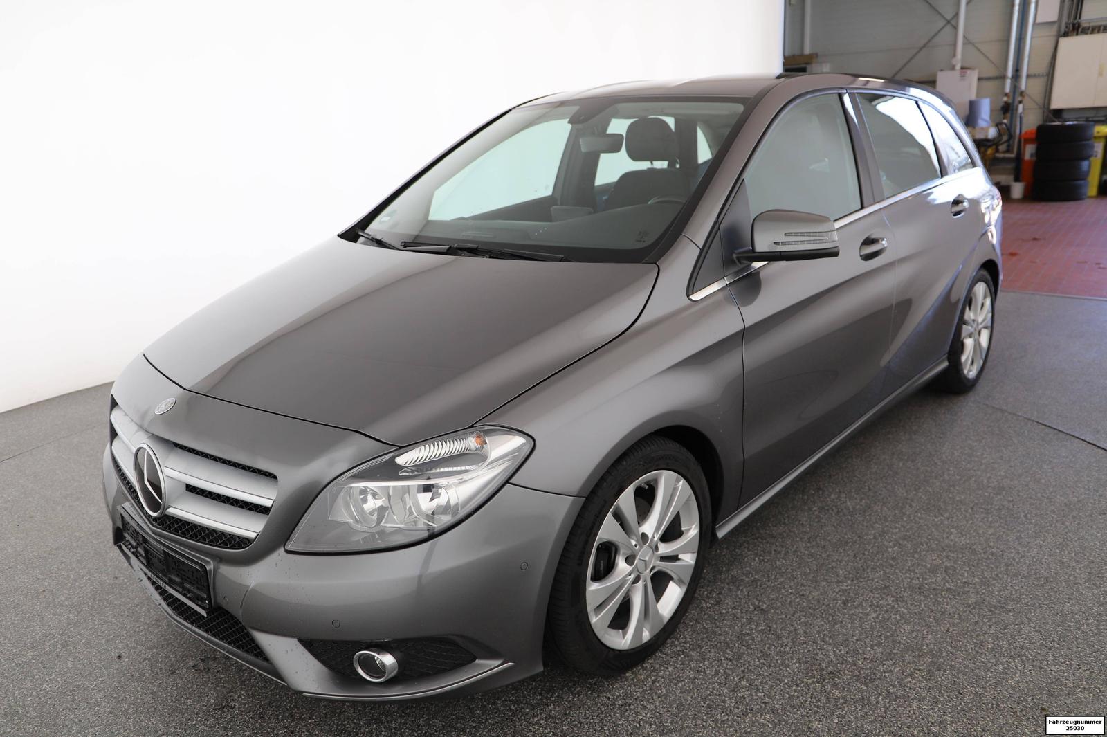 Mercedes-Benz B 200 Sport-Paket+Laderaump+Navi+Alu+Sitzhzg