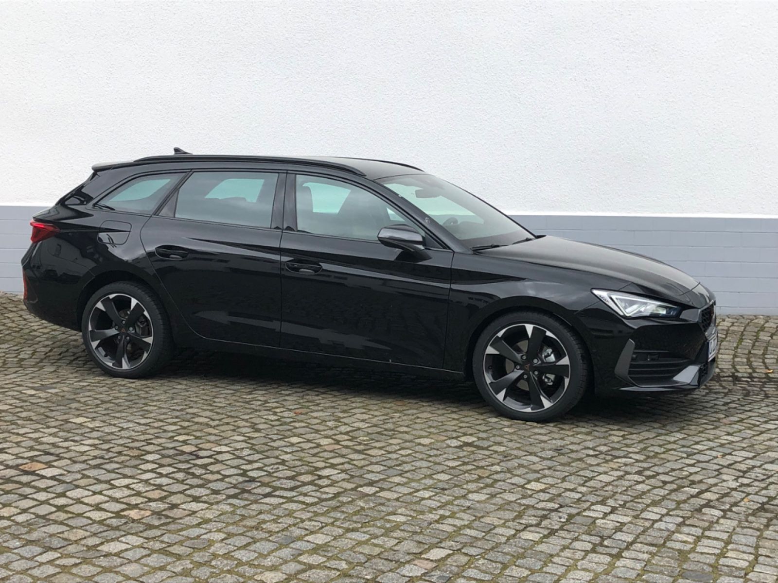 Fahrzeugabbildung CUPRA Leon Sportstourer 1.5 eTSI ACT DSG*Full-Link*SHZ