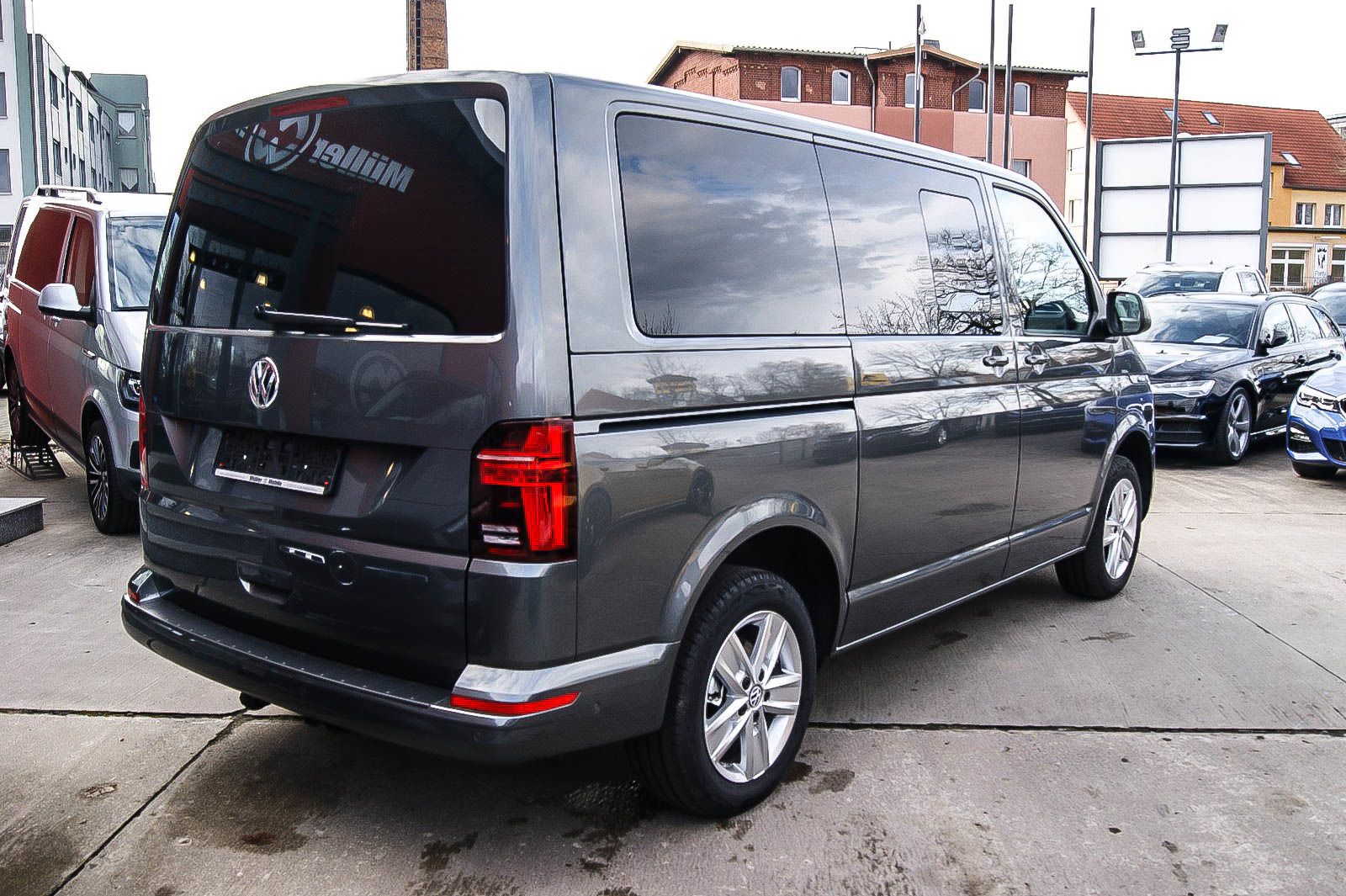 Fahrzeugabbildung Volkswagen T6.1 Caravelle 20TDI NEUWERTIG GARANTIE bis 2028
