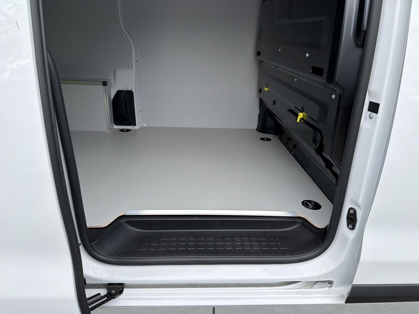 Peugeot Expert Kasten 2.0D Worksite-Paket Holzboden und 
