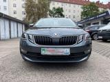 Skoda Octavia Combi 1.5 TSI DSG Tour Navi Voll LED - Skoda Octavia: Tour