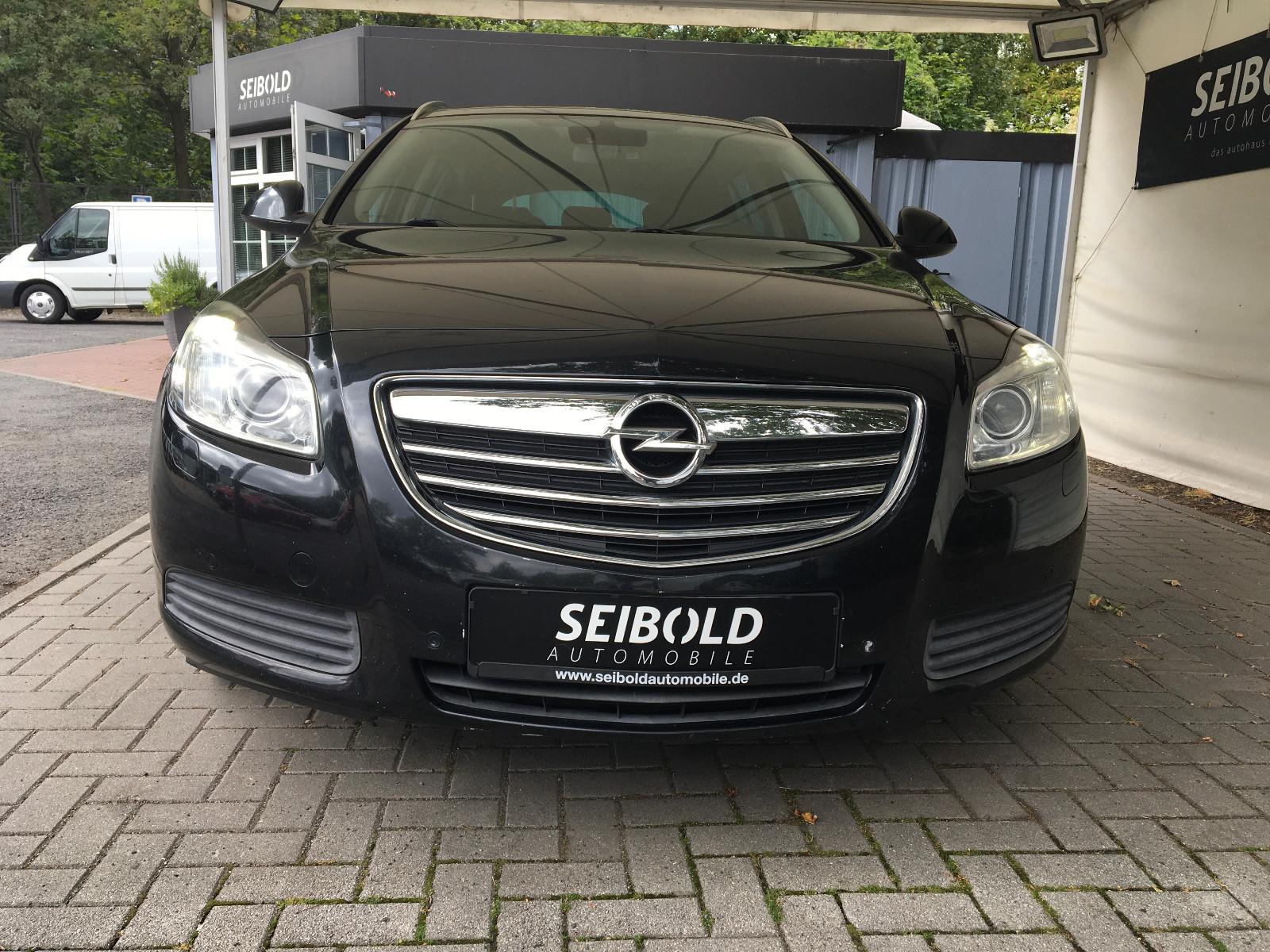 Opel Insignia 2012 — interior