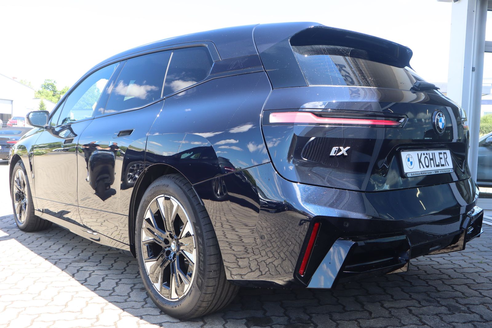 BMW iX xDrive45 M Sport Pro/AHK/SoftClose/HK/DAB imagem 3