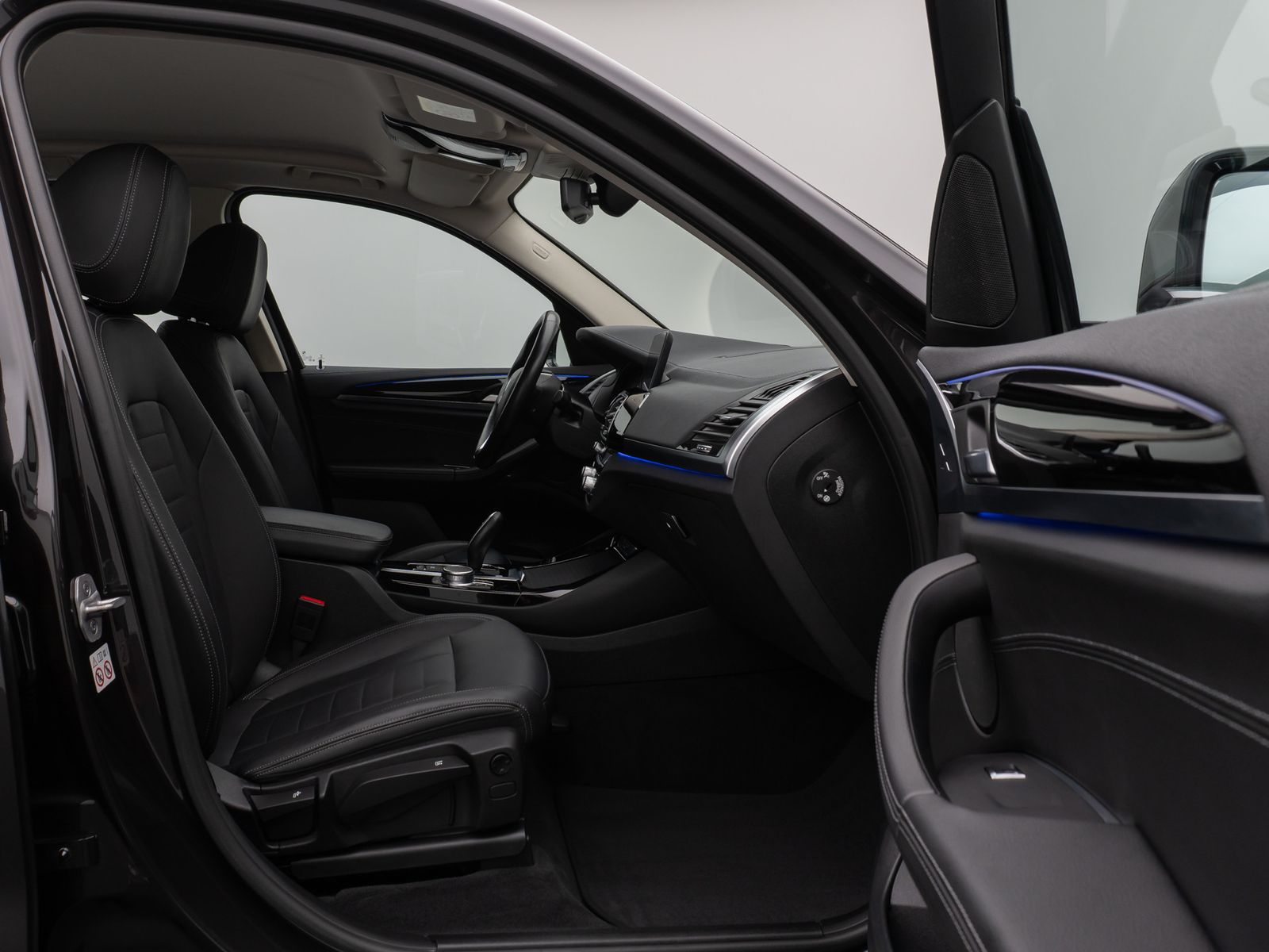 Fahrzeugabbildung BMW X3 xD30d LuxuryLine 360°HUD DAB HiFi AHK Komfort