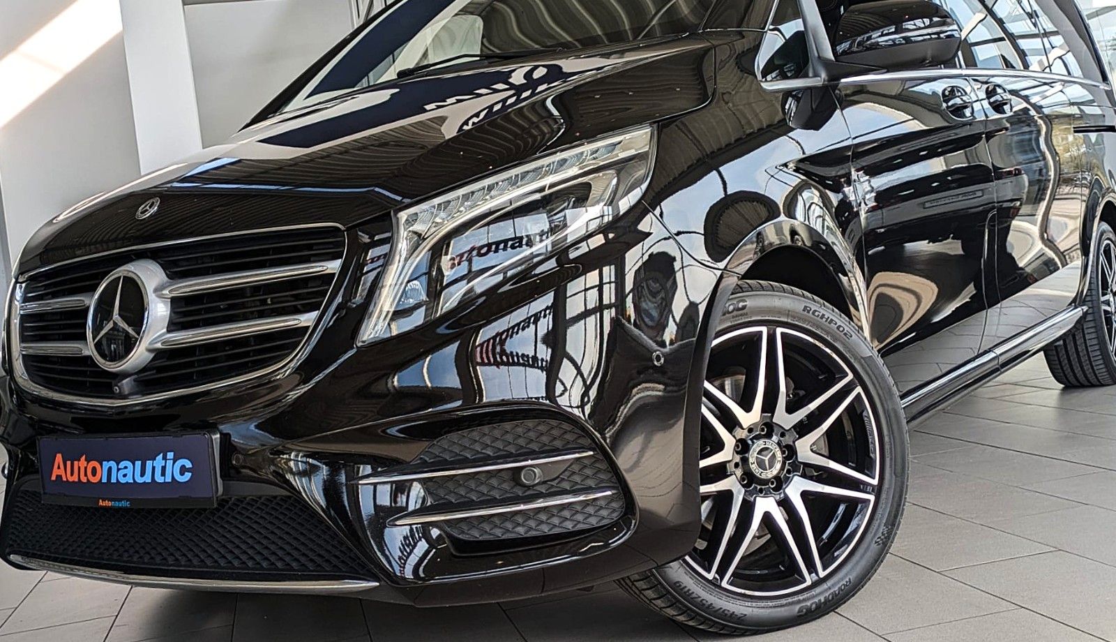 Fahrzeugabbildung Mercedes-Benz V 250d AMG 4M LANG 6 SITZE VIP SHUTTLE MEGAVOLL!