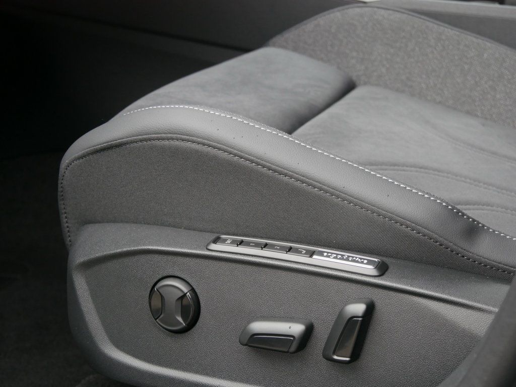 Fahrzeugabbildung Volkswagen Golf Style 2.0 TDI DSG AHK Matrix-LED