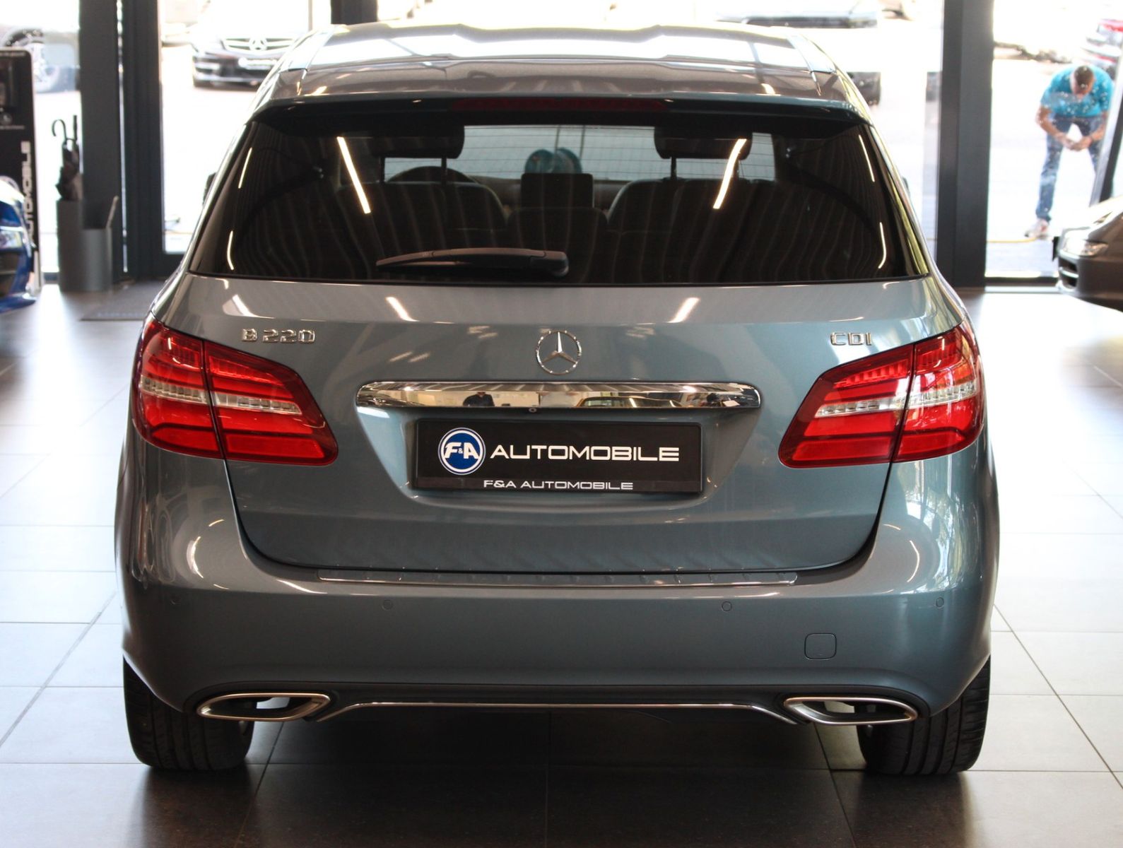 Fahrzeugabbildung Mercedes-Benz B 220 CDI Urban COMAND+LED+AHK+Totwinkel+PDC