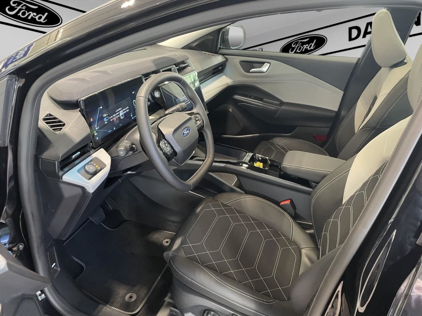 Fahrzeugabbildung Ford Puma Gen-E 124 kW Premium FWD El. Panodach Navi