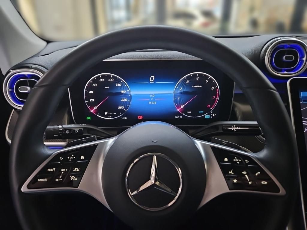 Fahrzeugabbildung Mercedes-Benz GLC 200 4M Avant AHK Pano HUD 360° LED Burmester