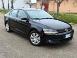 Volkswagen Jetta 1.6 TDI BlueMotion Technology - Volkswagen Jetta: V6