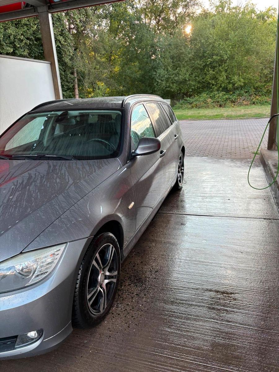 BMW 318, 2011