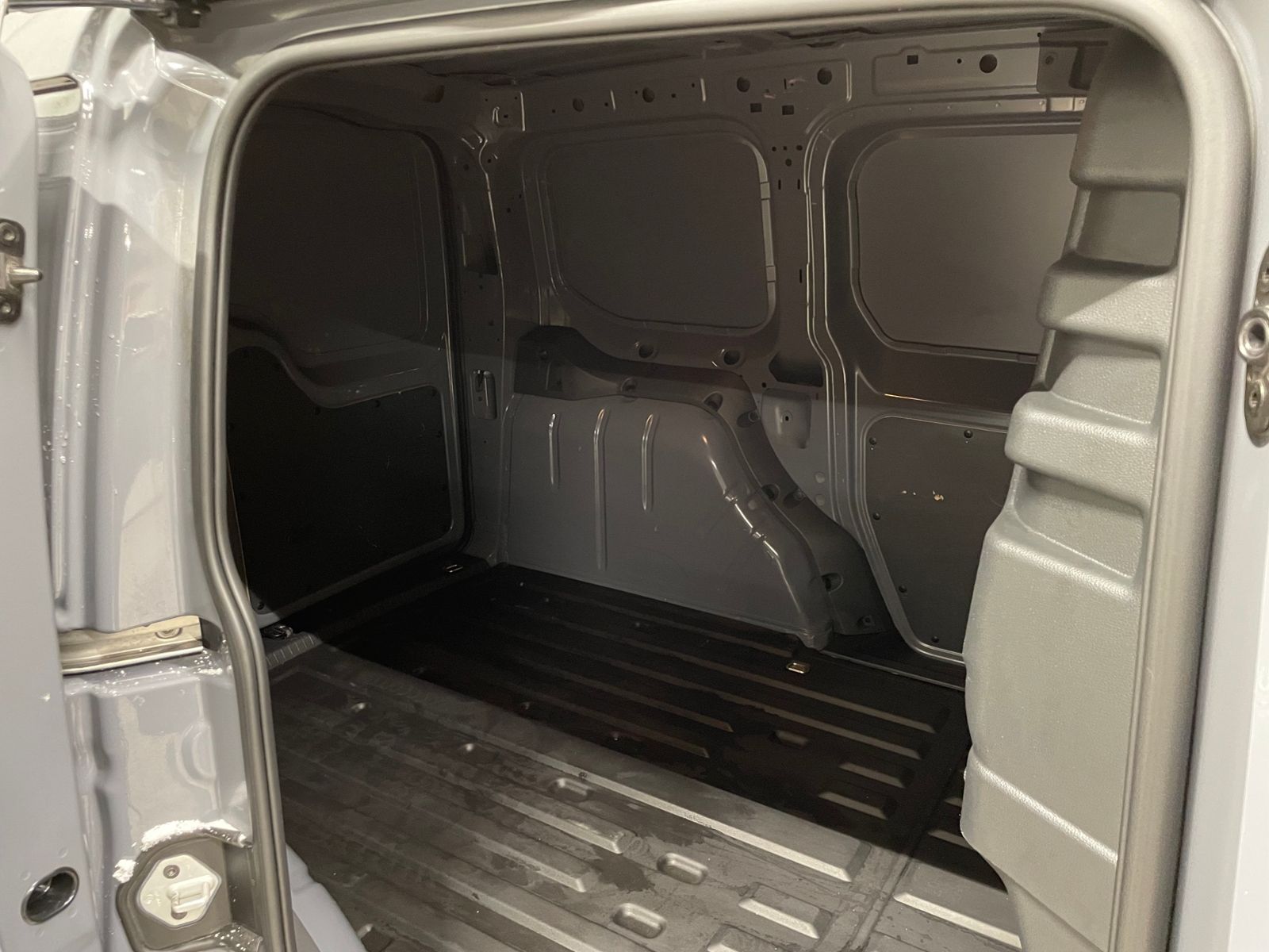 Caddy Cargo Kasten 1.5 TSI SHZ AHK DAB+ KLIMA