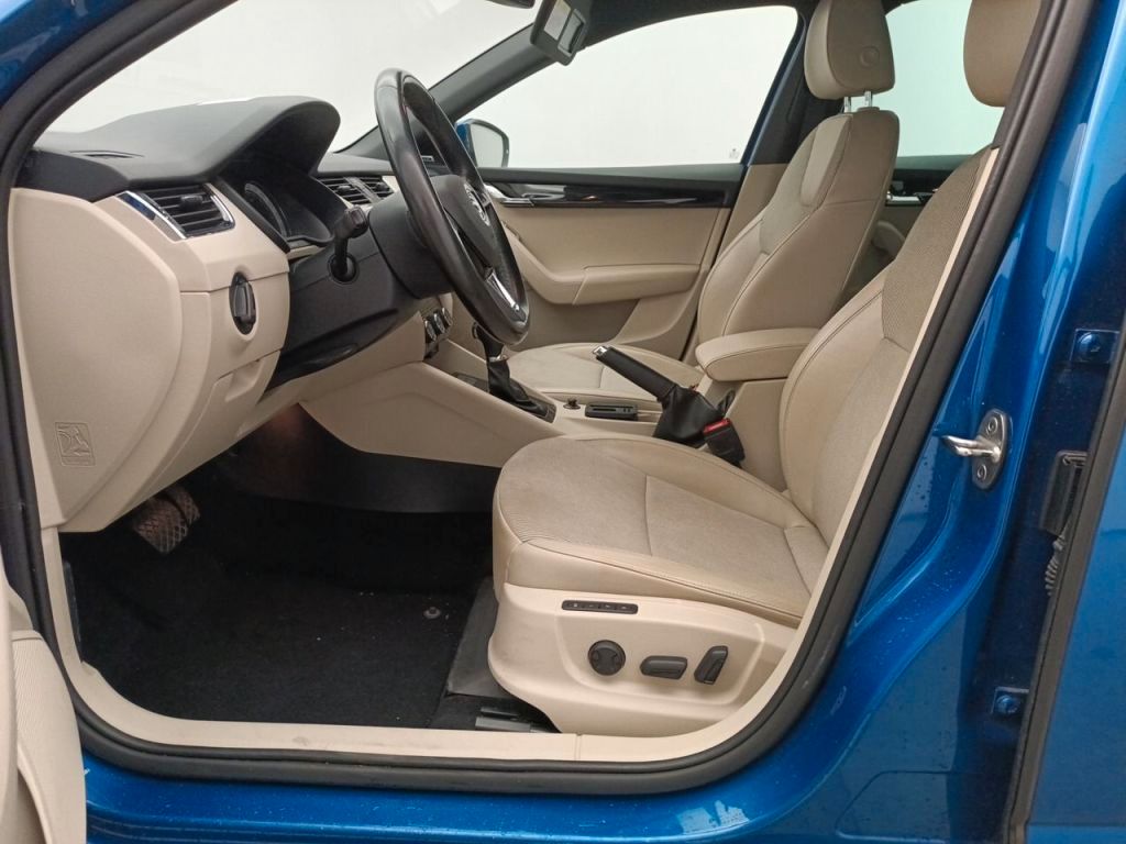 Fahrzeugabbildung SKODA Octavia Combi Style 1.5TSI LED/NAVI/SHZ/AHK