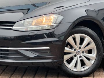 Volkswagen Golf - 3