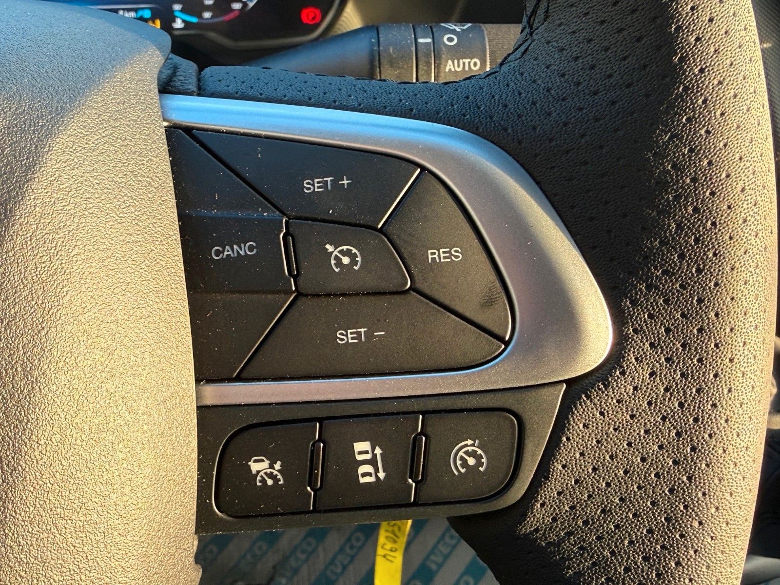 Fahrzeugabbildung Iveco Daily 60C18 H 3-S.-Kipper *R3.450mm*2xAHK*