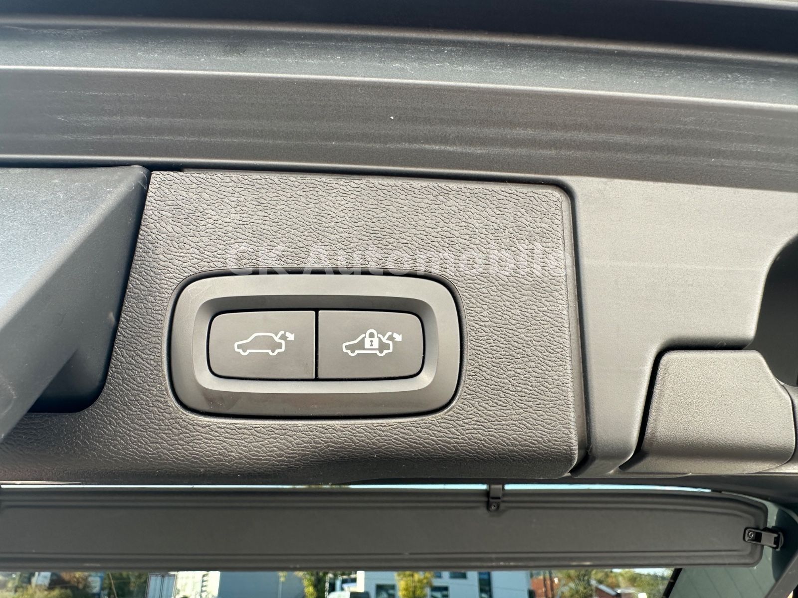 Fahrzeugabbildung Volvo XC60 B4 Momentum Pro AWD/Navi/Leder/Pano/LED/Kam