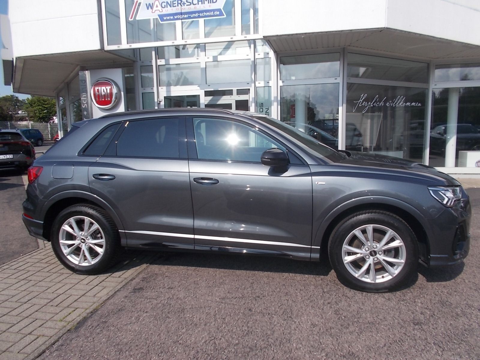 Fahrzeugabbildung Audi Q3 S-line 35 1.5 TFSI (150 PS) S-tronic