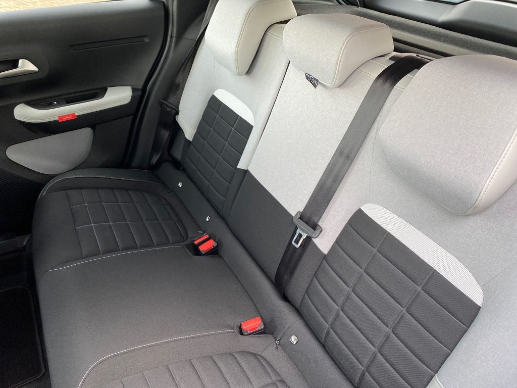 Fahrzeugabbildung Citroën C3 Turbo 100 MAX *Navi*Cam*LED*Klimaautomatik*